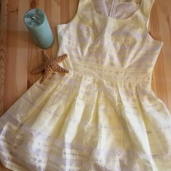Charlotte Russe Dresses & Skirts - NWOT Char Russe Fit n Flare Sleeveless Dress